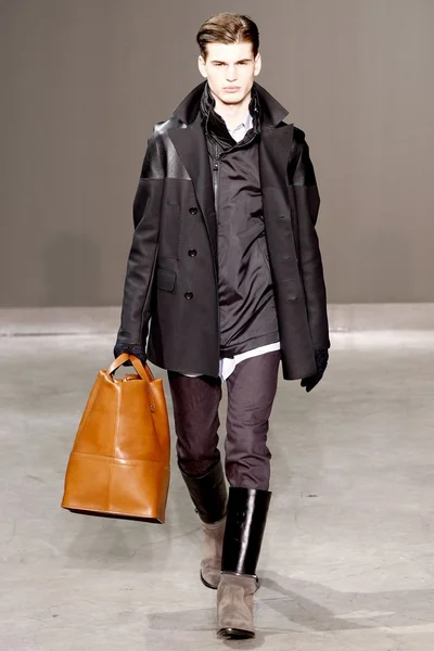 Look 13